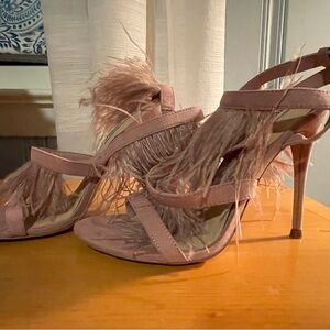 Steve Madden mauve feather heels size 7